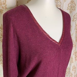 BORDEAUX maroon Vneck sweater M
